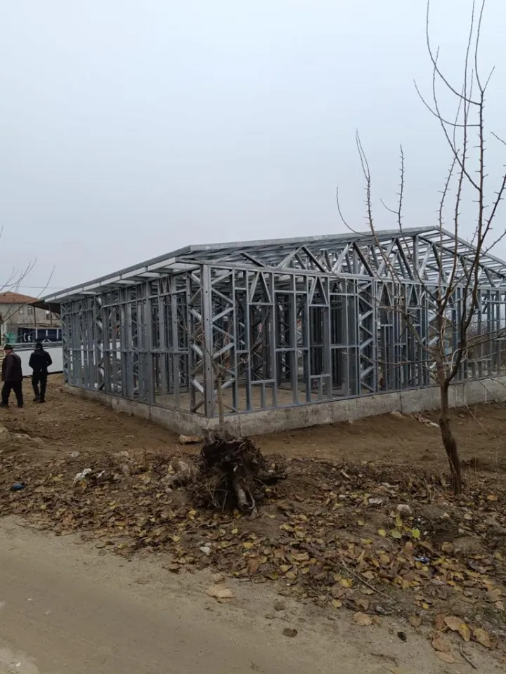 Montajı tamamlanmış hafif çelik ev karkası