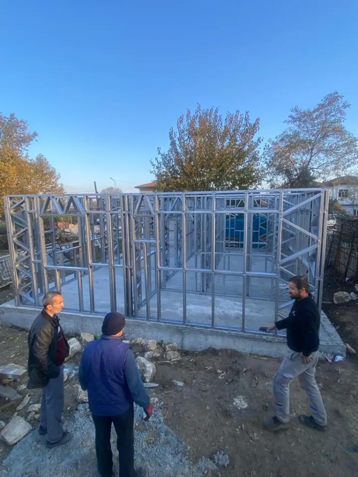 Hafif çelik duvar panellerinin montajı