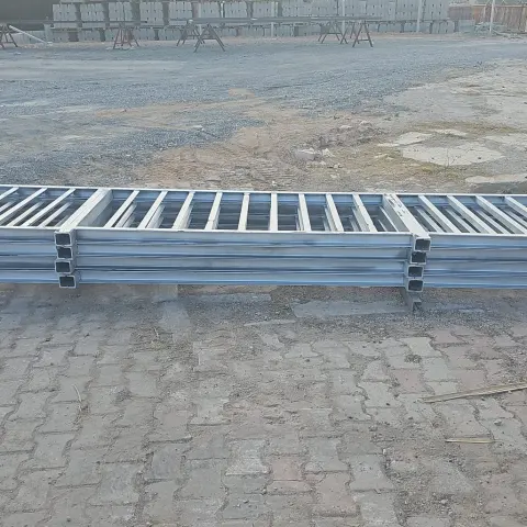 Sahaya serilen galvanizli ızgara panel