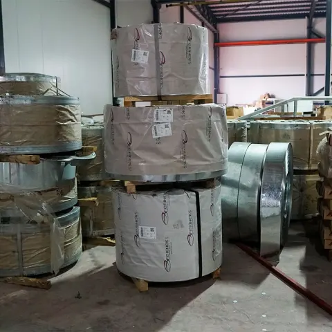 Ambalajlı rulo saclar ve kutulu ürün paletleri