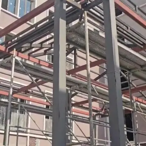 Çelik çatı karkasında aşıklar ve birleşimler